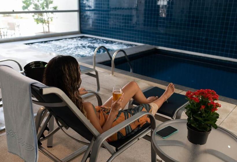 فندق H2 Platinum Lourdes