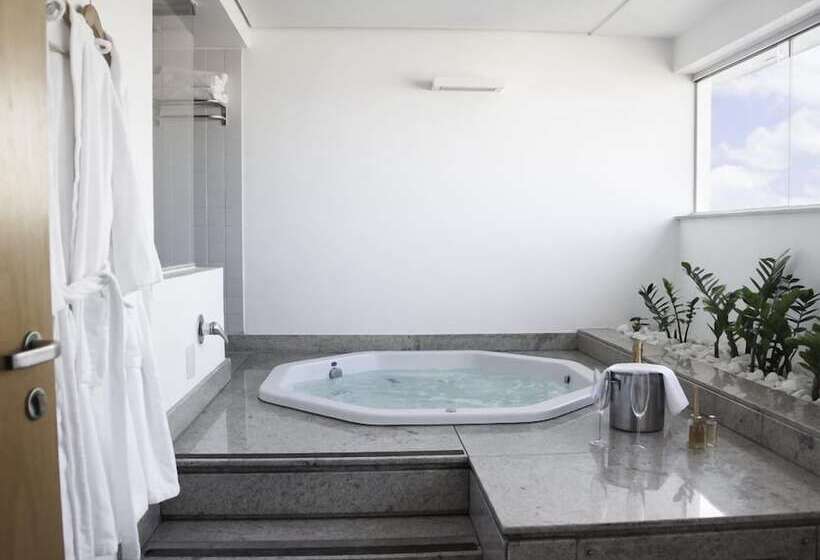 فندق H2 Platinum Lourdes