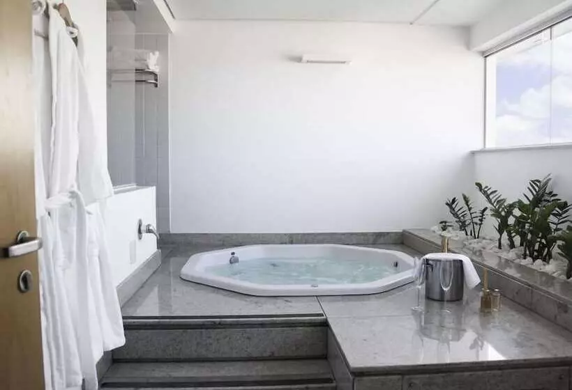 בית מלון כפרי H2 Platinum Lourdes