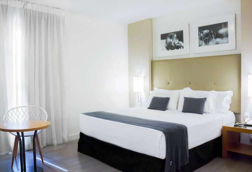 فندق H2 Platinum Lourdes