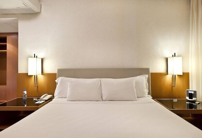 فندق H2 Platinum Lourdes