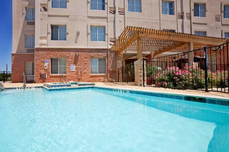 Отель Holiday Inn Express & Suites   Dallas Park Central Northeast, An Ihg