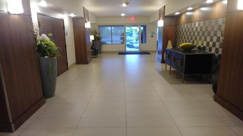 هتل Holiday Inn Express & Suites Dallas Park Central Northeast, An Ihg