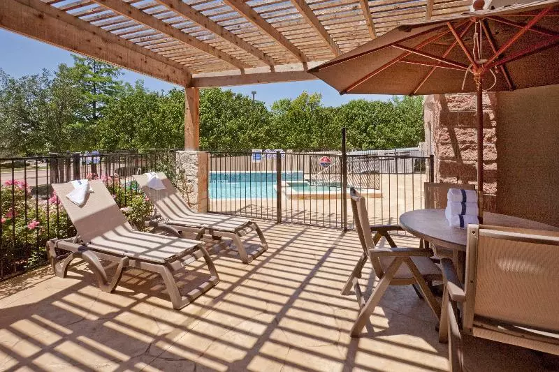 Отель Holiday Inn Express & Suites   Dallas Park Central Northeast, An Ihg