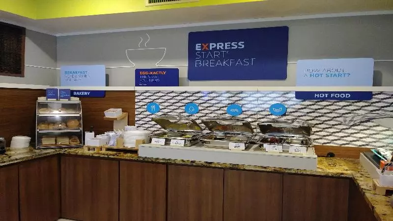 Отель Holiday Inn Express & Suites   Dallas Park Central Northeast, An Ihg