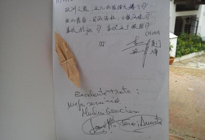 בית מלון כפרי Hostal El Escudo De Mijas