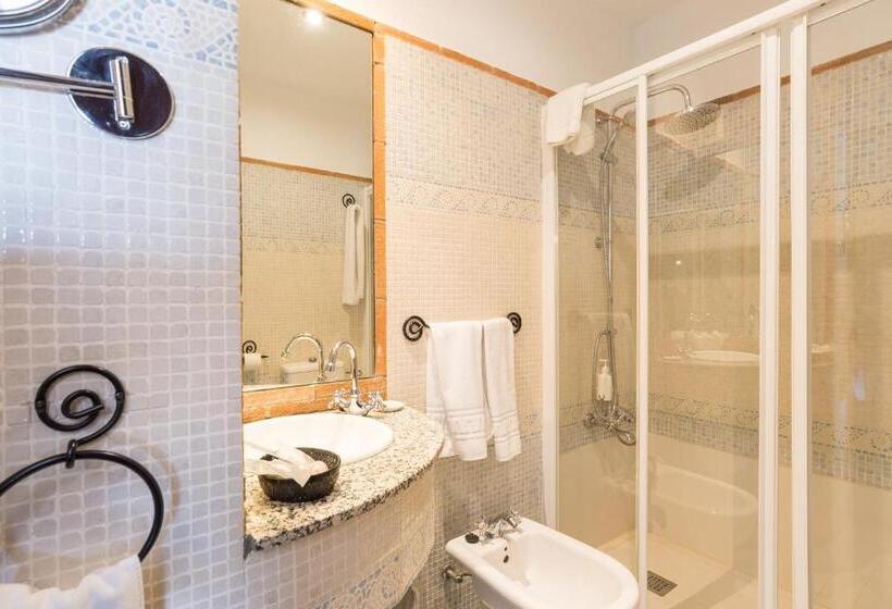 בית מלון כפרי Hostal El Escudo De Mijas