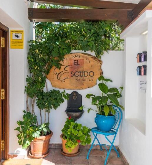בית מלון כפרי Hostal El Escudo De Mijas