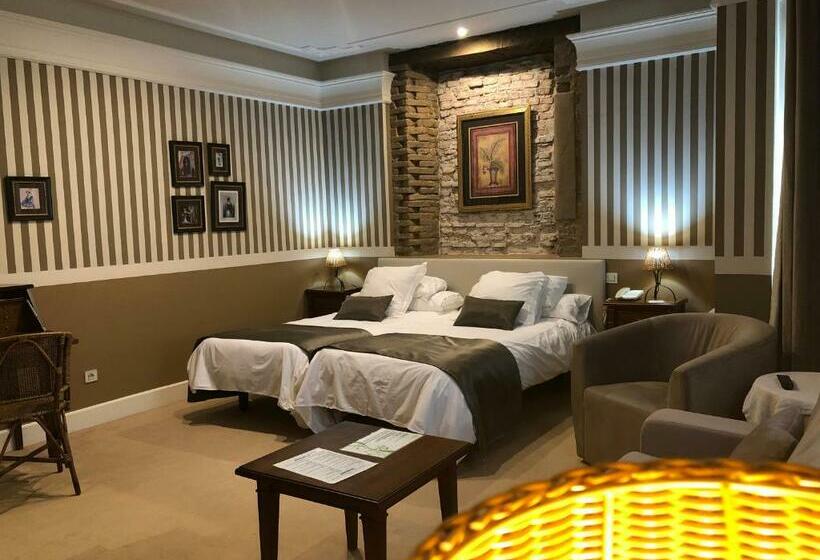 هتل Marina De Campios