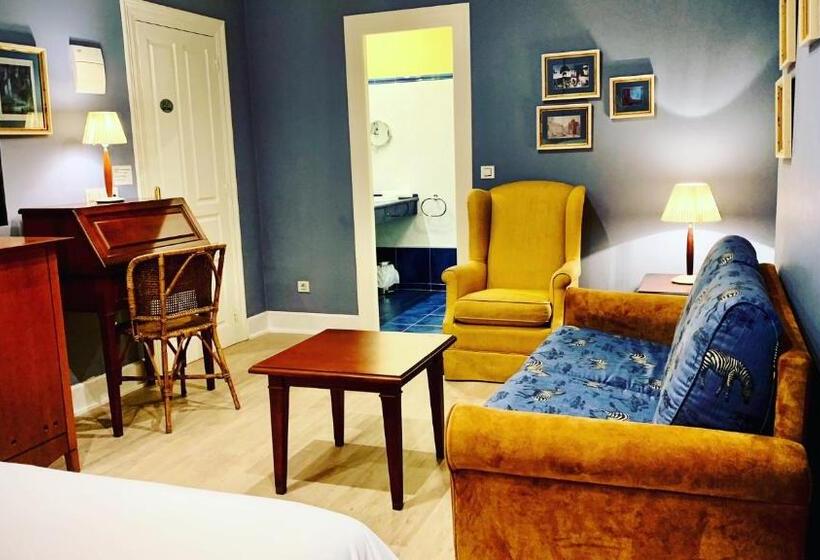 هتل Marina De Campios