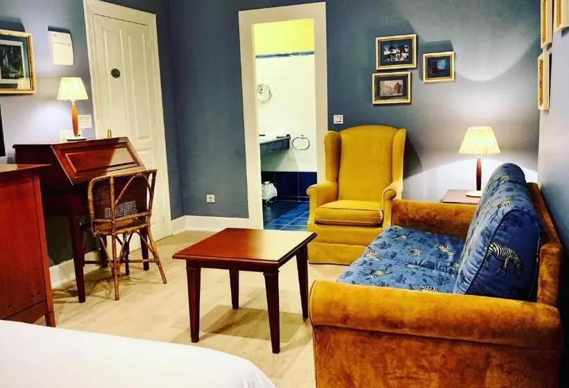 هتل Marina De Campios