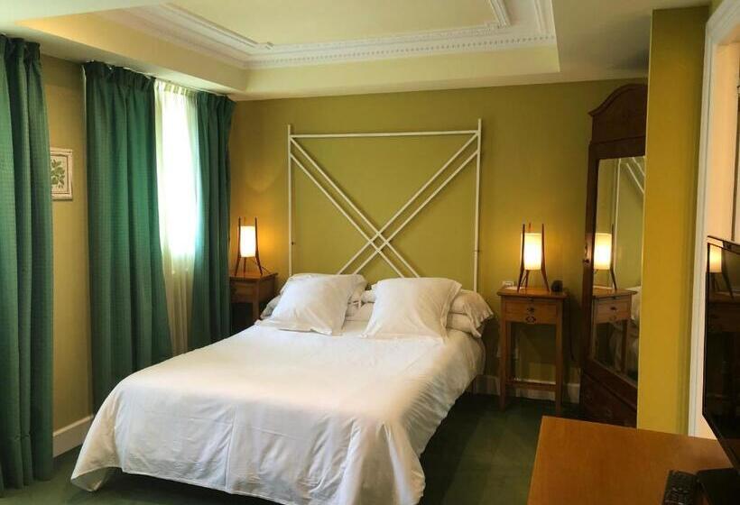 هتل Marina De Campios