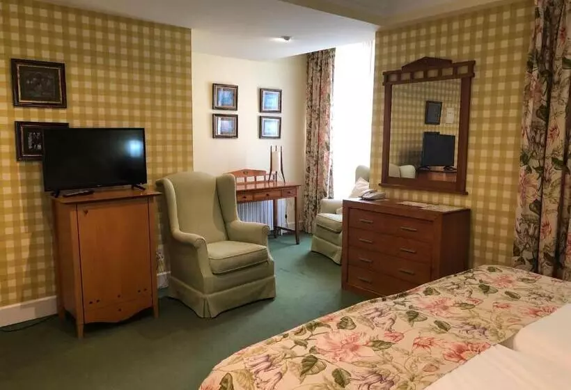 هتل Marina De Campios