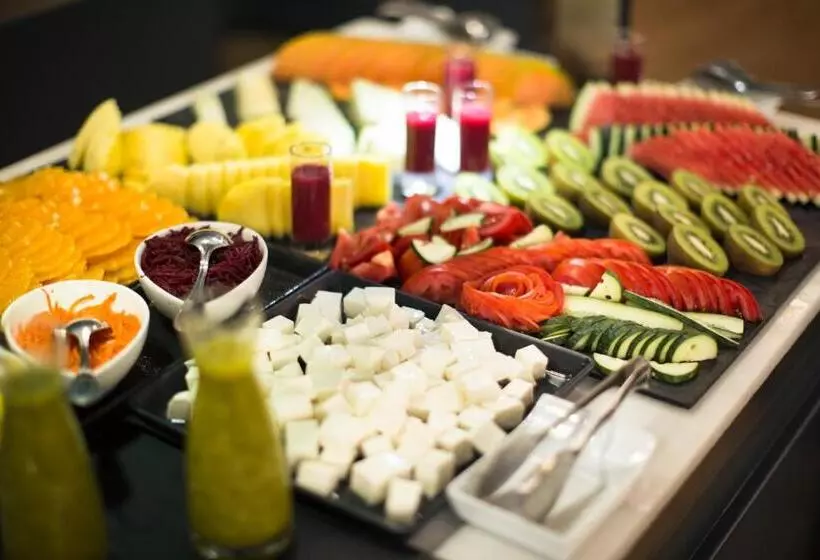 هتل Petit Palace President Castellana