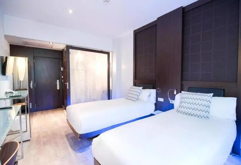 هتل Petit Palace President Castellana