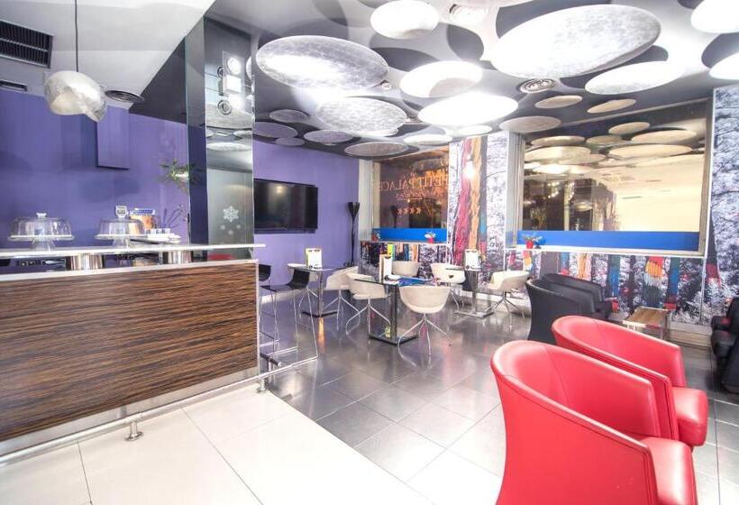 هتل Petit Palace President Castellana