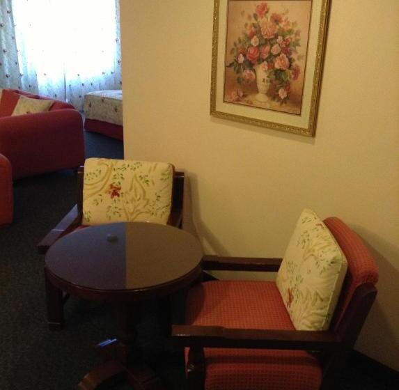 هتل Real De Uruapan