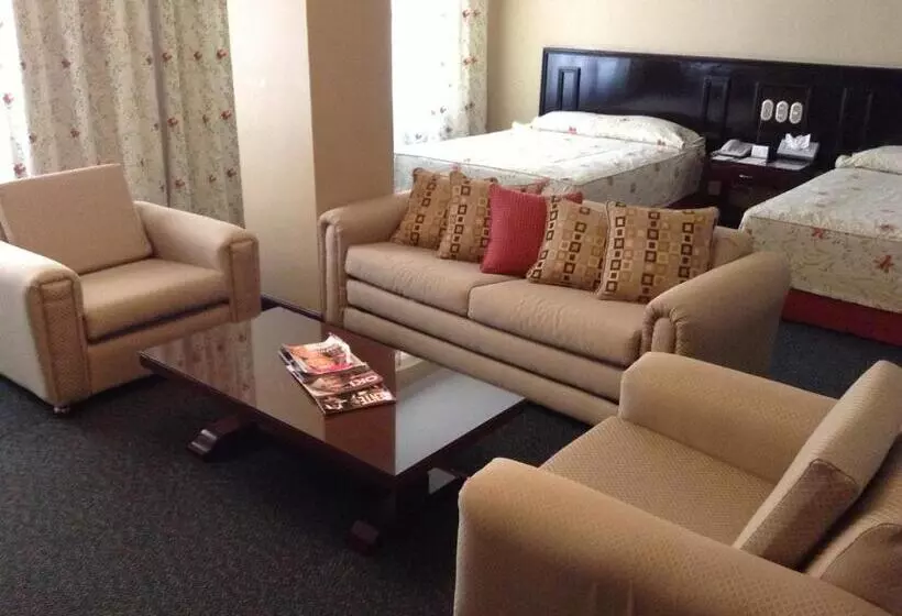 هتل Real De Uruapan