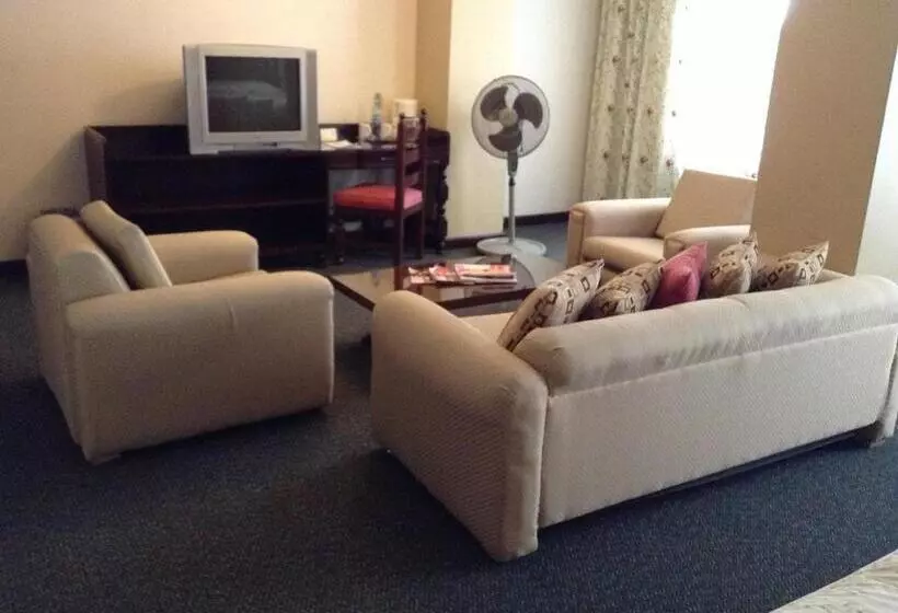 هتل Real De Uruapan