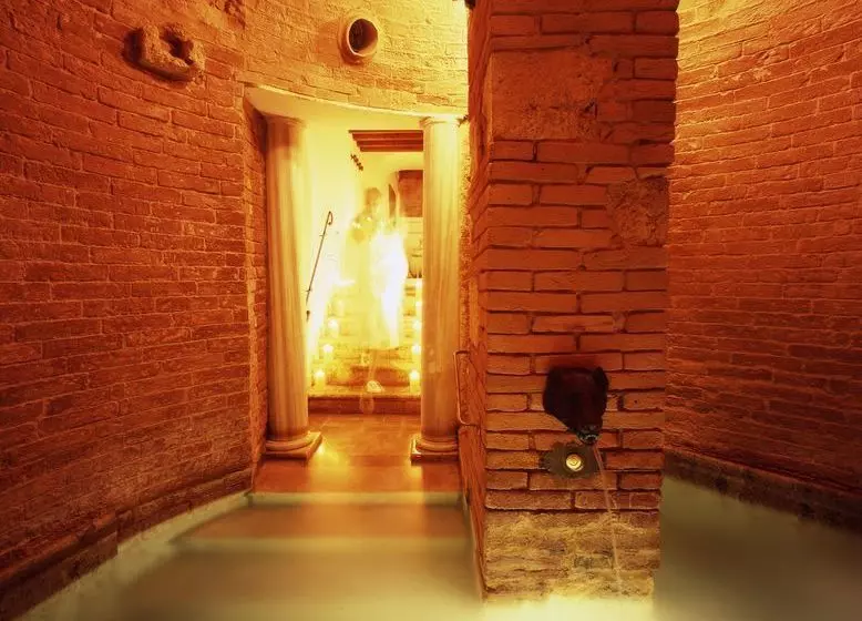 Отель Relais La Suvera