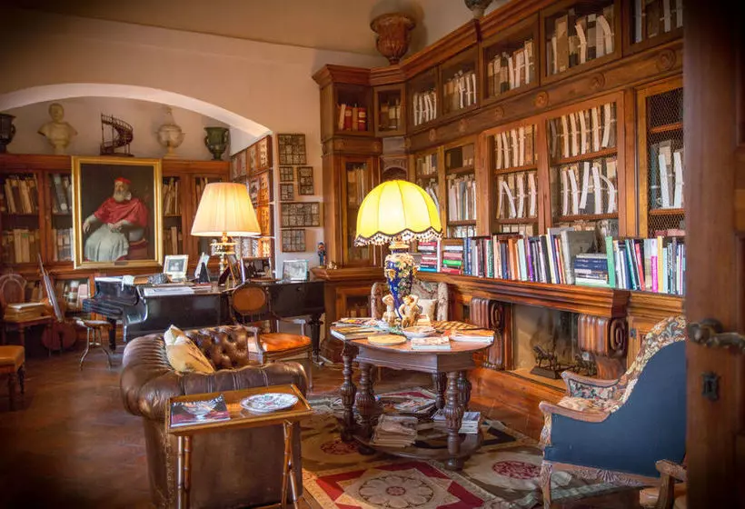 Отель Relais La Suvera