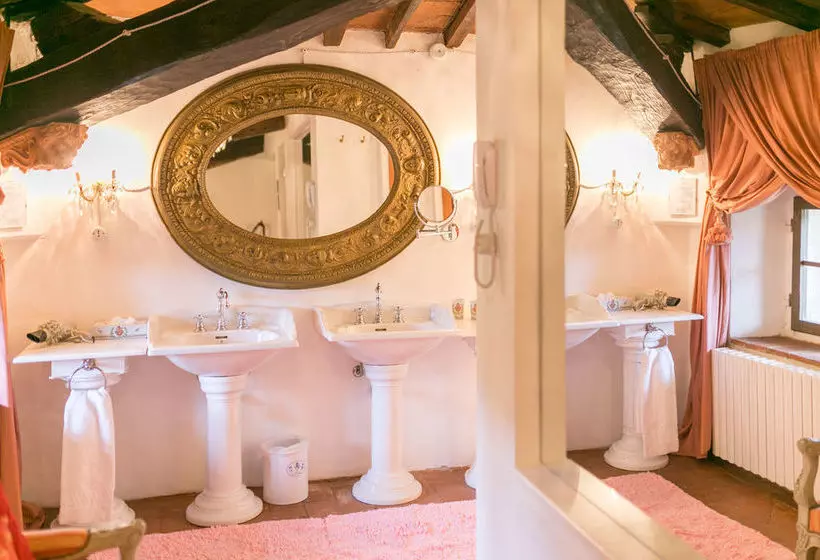 Отель Relais La Suvera