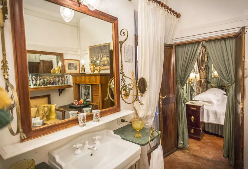 Отель Relais La Suvera