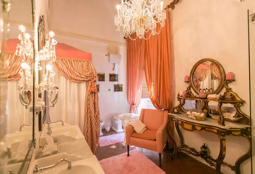 Отель Relais La Suvera