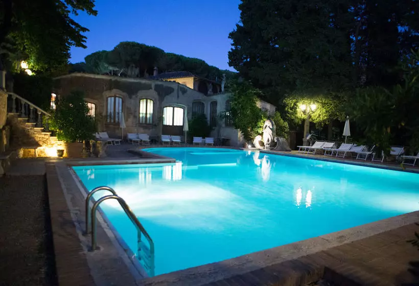 Отель Relais La Suvera