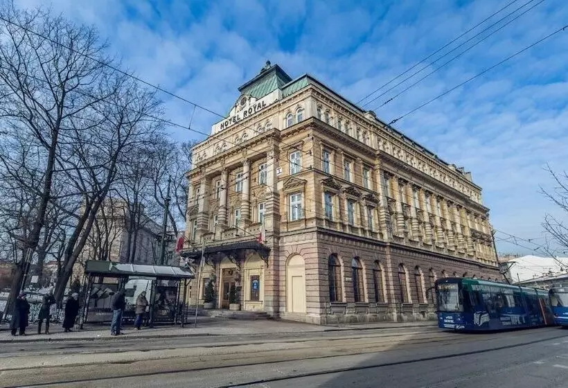 בית מלון כפרי Royal