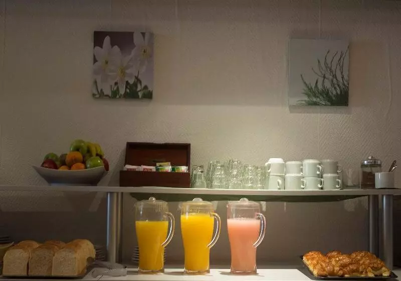 هتل Uthgra De Las Luces