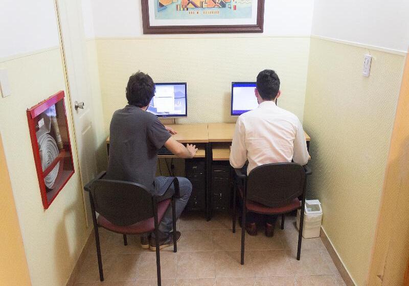 هتل Uthgra De Las Luces