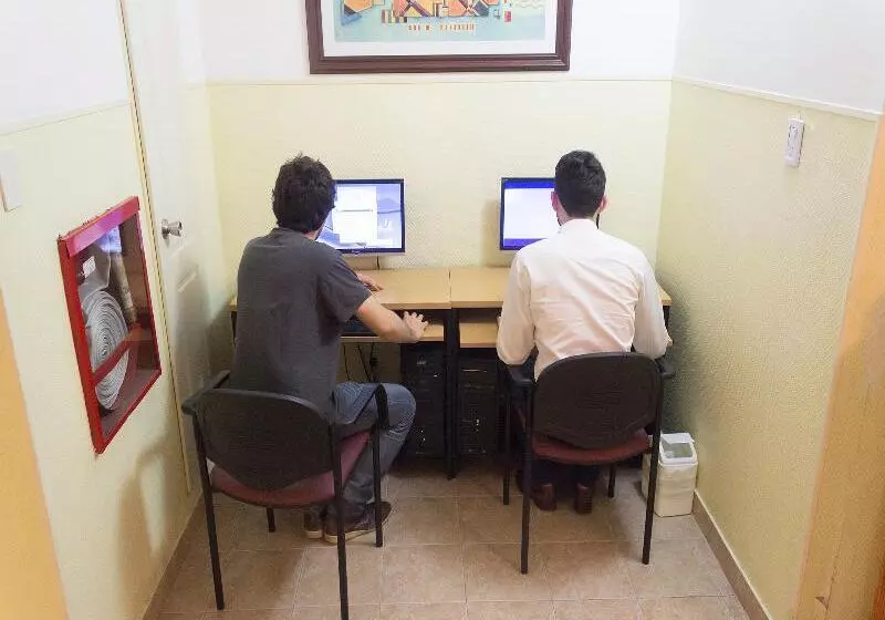 هتل Uthgra De Las Luces