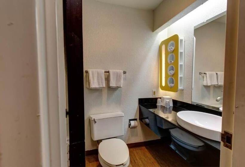 مُتل Executive Inn & Suites