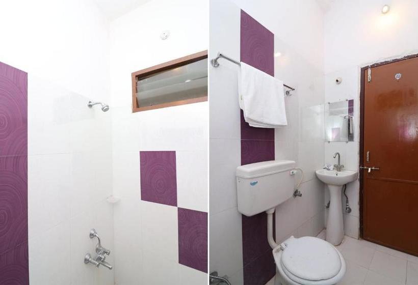 호텔 Oyo 26220 Mezbaan Guest House