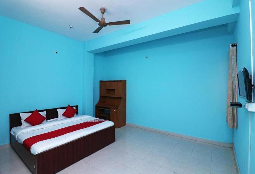 호텔 Oyo 26220 Mezbaan Guest House