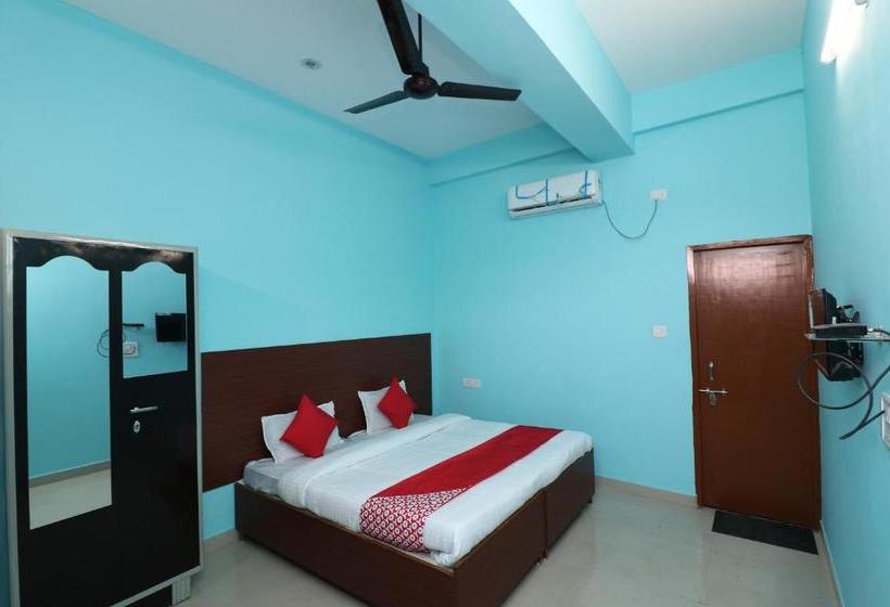 호텔 Oyo 26220 Mezbaan Guest House