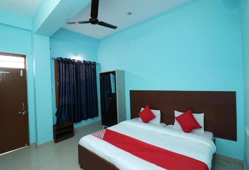 호텔 Oyo 26220 Mezbaan Guest House