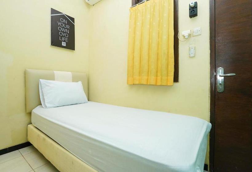Hotel Oyo Life 2905 Kost Semampir Tengah Near Rsu Premier Surabaya Kota Surabaya