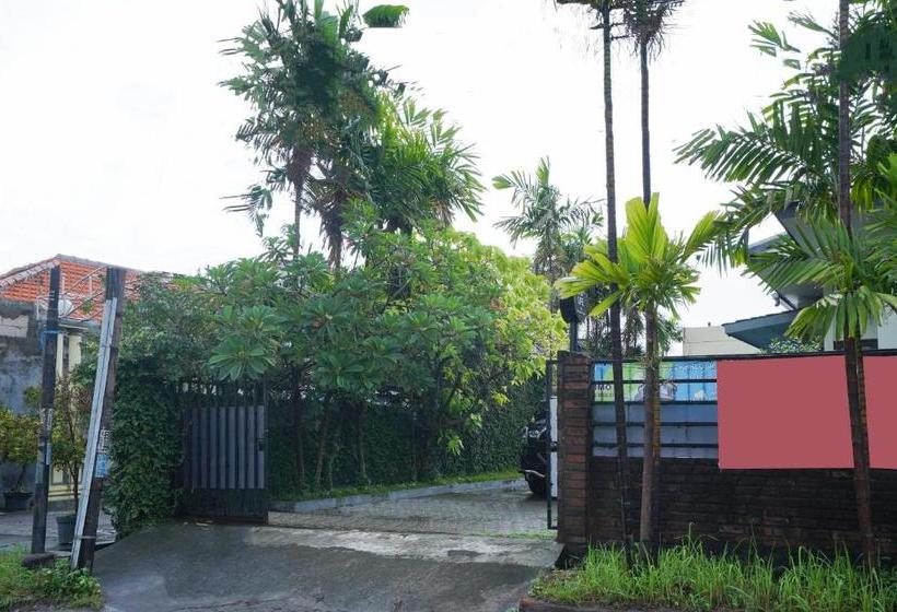 Hotel Oyo Life 2905 Kost Semampir Tengah Near Rsu Premier Surabaya Kota Surabaya