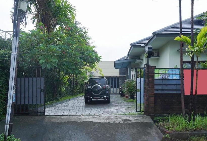 Hotel Oyo Life 2905 Kost Semampir Tengah Near Rsu Premier Surabaya Kota Surabaya