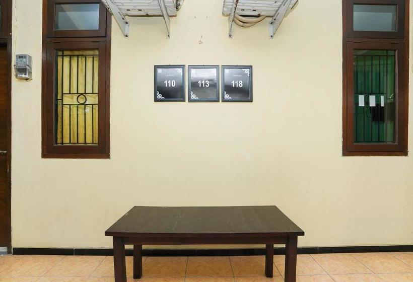 Hotel Oyo Life 2905 Kost Semampir Tengah Near Rsu Premier Surabaya Kota Surabaya