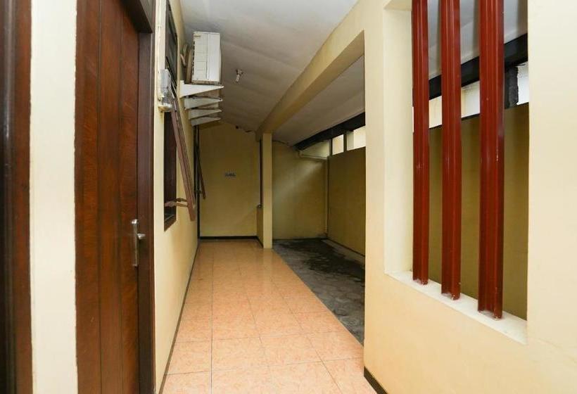 Hotel Oyo Life 2905 Kost Semampir Tengah Near Rsu Premier Surabaya Kota Surabaya