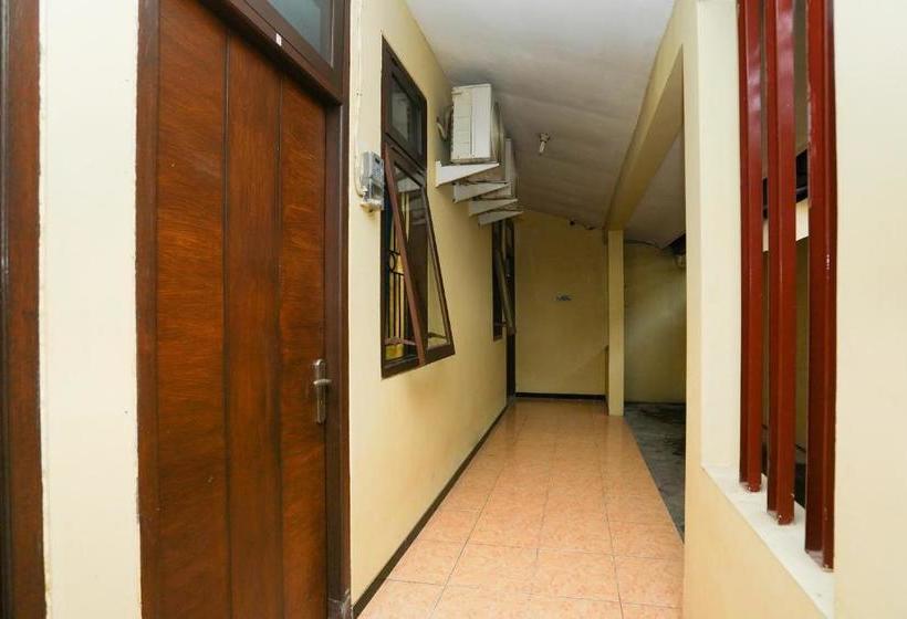 Hotel Oyo Life 2905 Kost Semampir Tengah Near Rsu Premier Surabaya Kota Surabaya