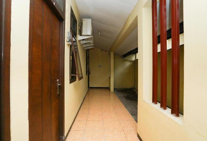 Hotel Oyo Life 2905 Kost Semampir Tengah Near Rsu Premier Surabaya Kota Surabaya