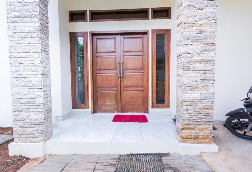 Hotel Oyo Life 3451 Kost Shavero