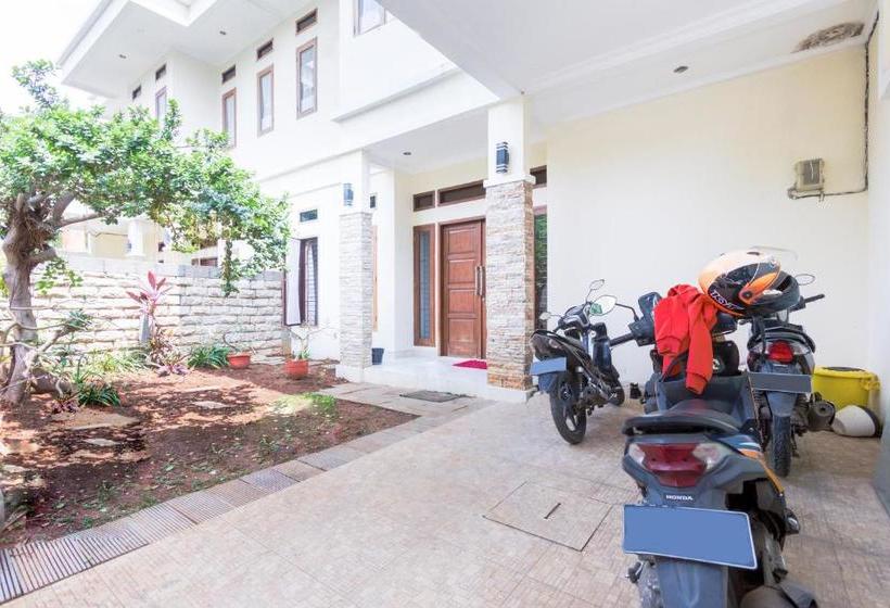 Hotel Oyo Life 3451 Kost Shavero