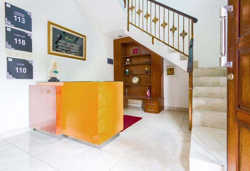 Hotel Oyo Life 3451 Kost Shavero