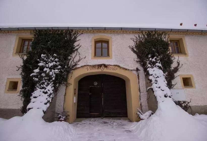 Majatalo Penzion Vinicky Dvůr