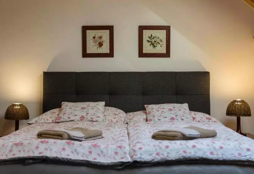 Majatalo Penzion Vinicky Dvůr